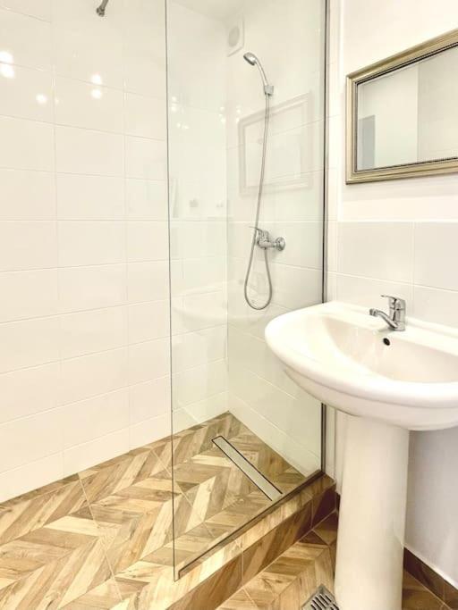 Apartment Urbanika Living - Harmony Palace Center Bucharest